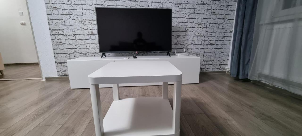 L & L Apartment Deva